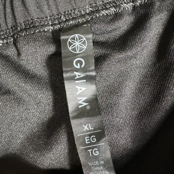 EUC GAIAM Luna Mesh Woven Performance Shorts XL Black moisture wicking quick dry - Picture 9 of 11